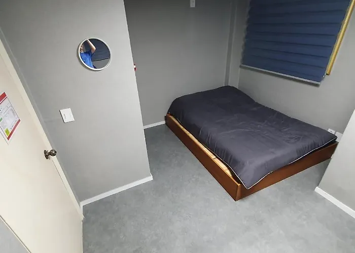 Seven 3*